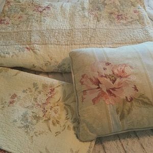 MaryJanes King bedspread set